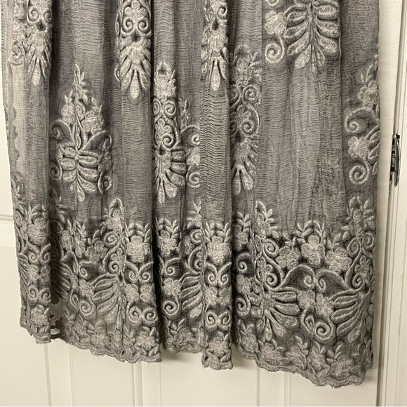 Gretty Jueger Embroidered 100% Silk Sage Maxi Skirt & Sleeveless Blouse 2 Pc Set - Picture 9 of 16